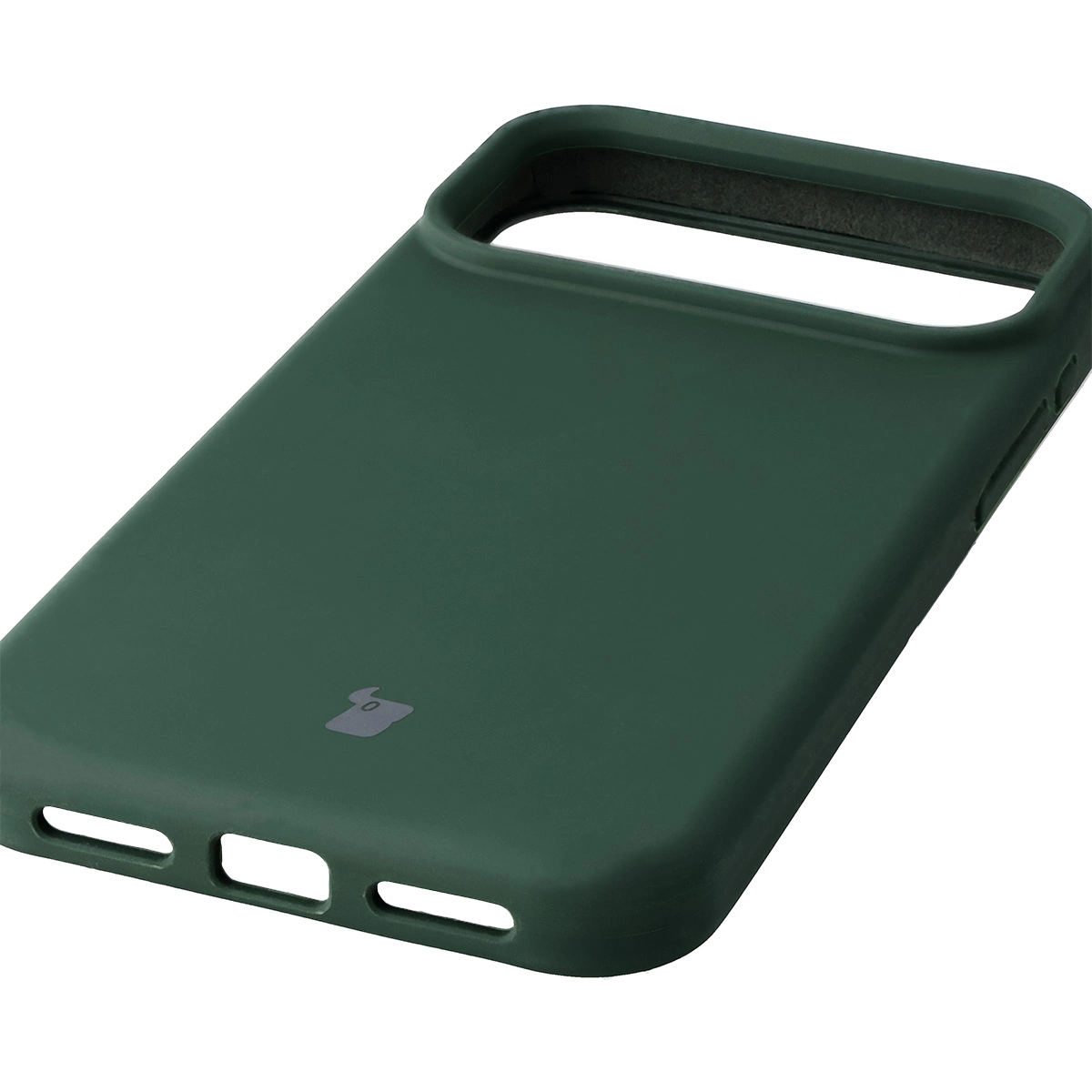 Zbliżenie na precyzyjne wycięcia i możliwość ładowania indukcyjnego w etui Bizon Soft Case do Apple iPhone 17 Pro Max