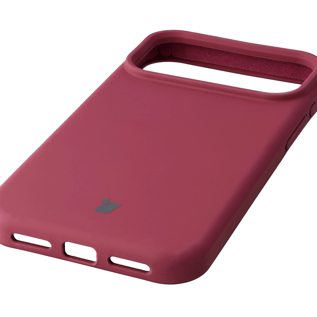 Zbliżenie na precyzyjne wycięcia i możliwość ładowania indukcyjnego w etui Bizon Soft Case do Apple iPhone 17 Pro Max