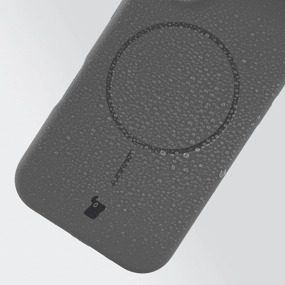 Zbliżenie na materiał Bizon Soft Case Magnetic do Apple iPhone 17 Pro