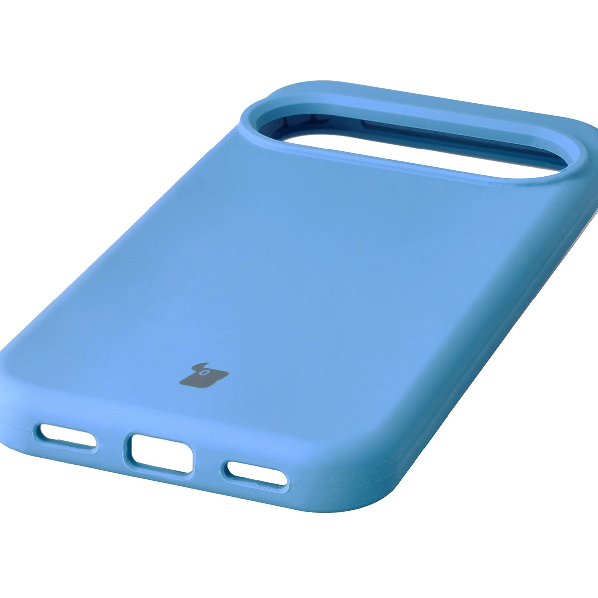 Zbliżenie na precyzyjne wycięcia i możliwość ładowania indukcyjnego w etui Bizon Soft Case do Google Pixel 10 / Google Pixel 10 Pro