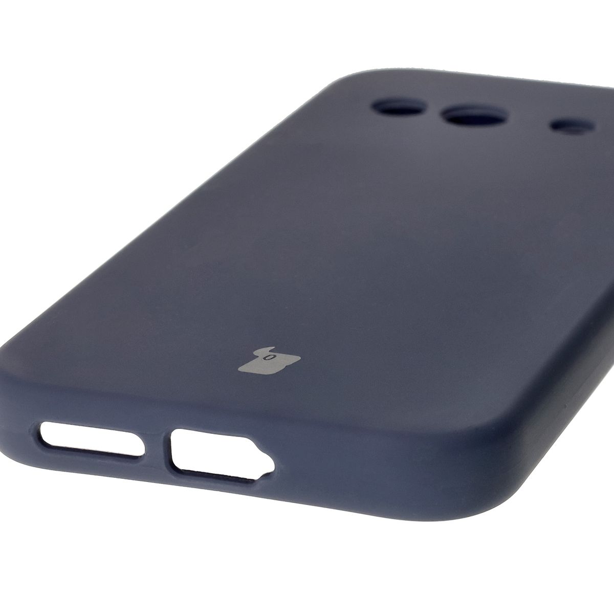 Zbliżenie na precyzyjne wycięcia i możliwość ładowania indukcyjnego w etui Bizon Soft Case