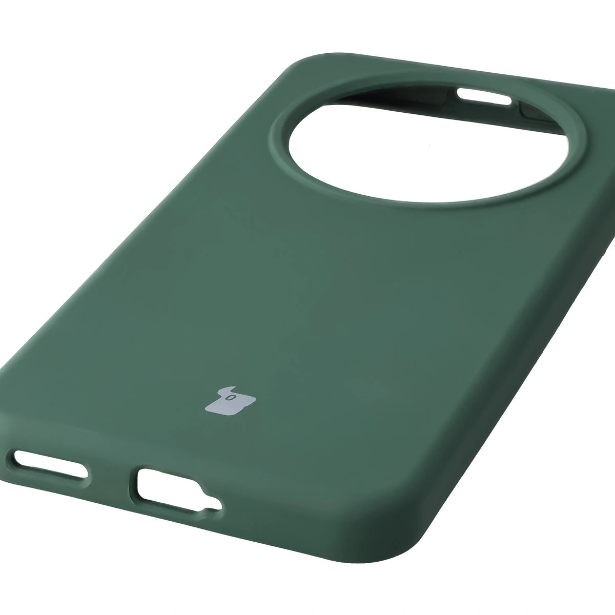 Zbliżenie na precyzyjne wycięcia i możliwość ładowania indukcyjnego w etui Bizon Soft Case do Honor Magic8 Lite