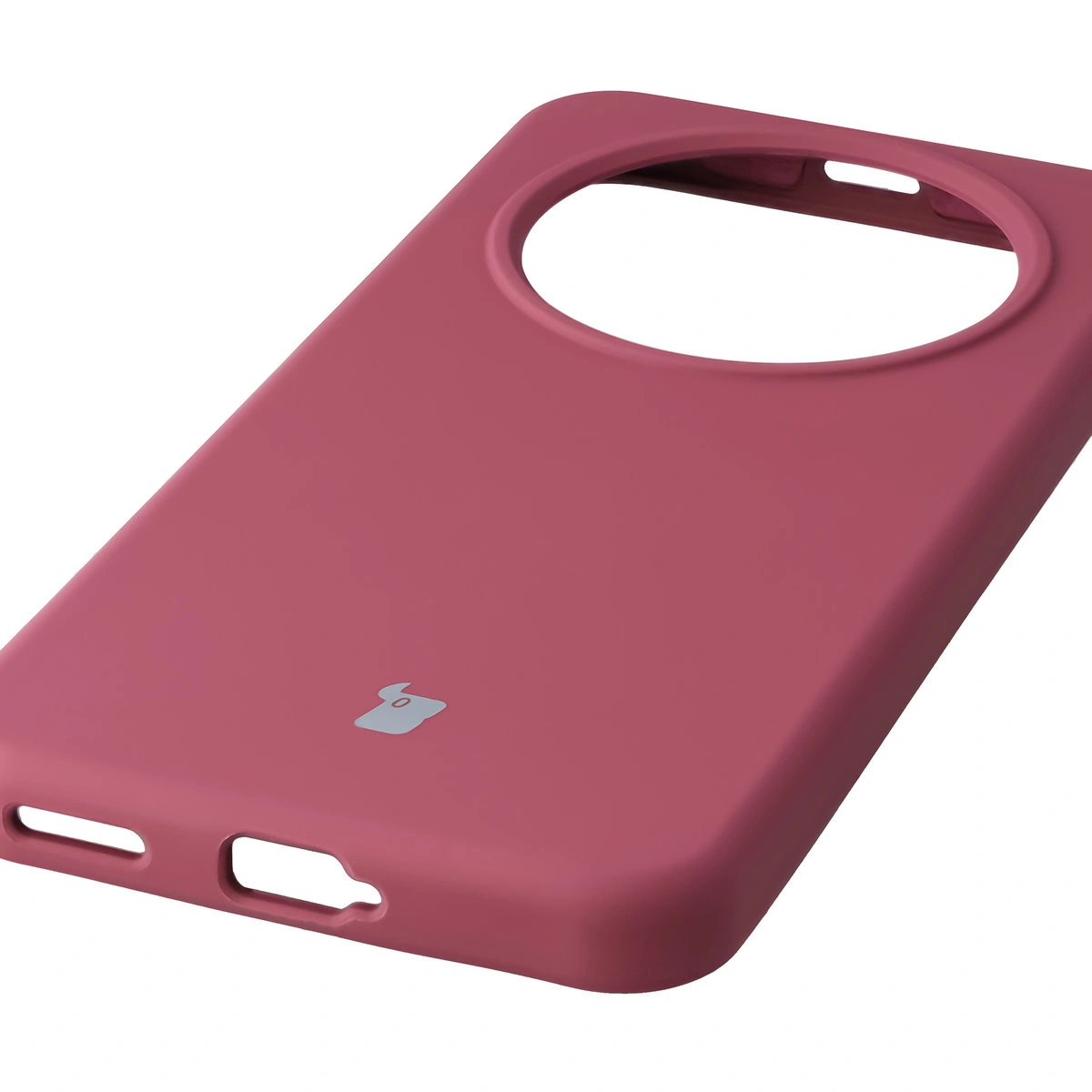 Zbliżenie na precyzyjne wycięcia i możliwość ładowania indukcyjnego w etui Bizon Soft Case do Honor Magic8 Lite