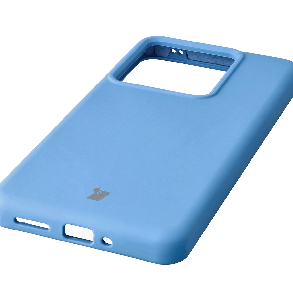 Zbliżenie na precyzyjne wycięcia i możliwość ładowania indukcyjnego w etui Bizon Soft Case do Realme GT 7 / Realme GT 7T