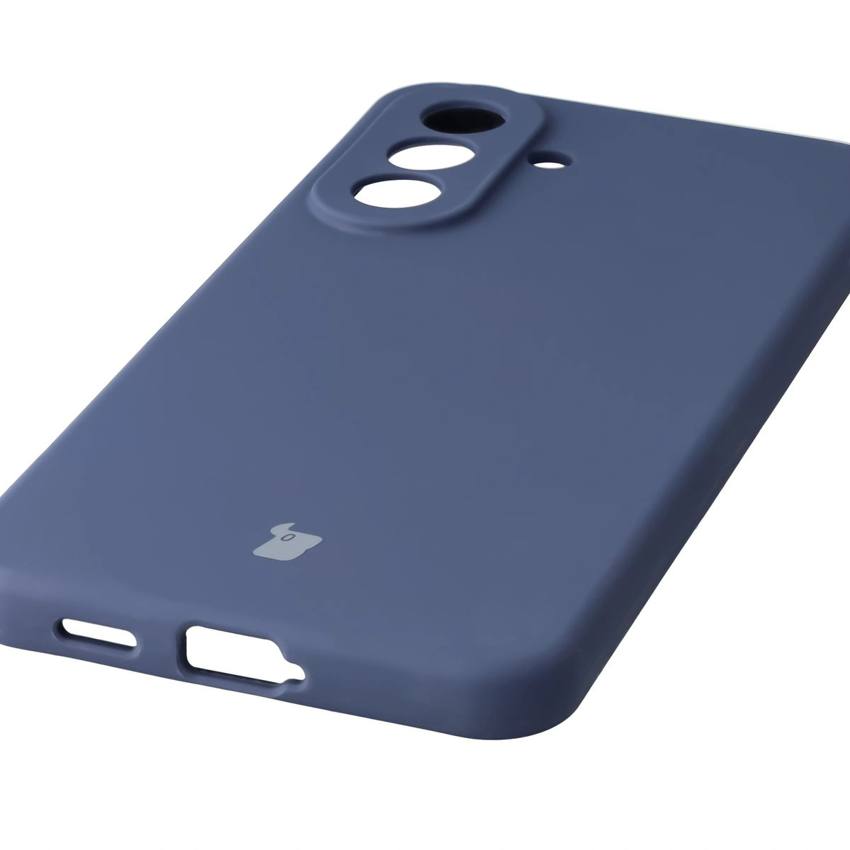 Zbliżenie na precyzyjne wycięcia i możliwość ładowania indukcyjnego w etui Bizon Soft Case do Samsung Galaxy A57 5G