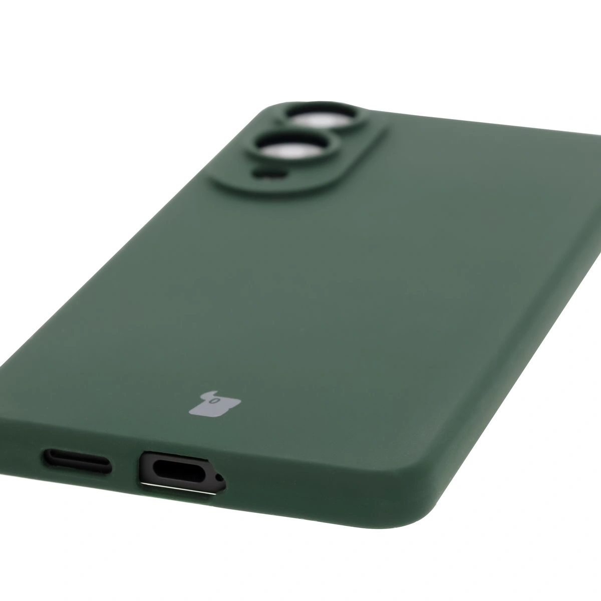 Zbliżenie na precyzyjne wycięcia i możliwość ładowania indukcyjnego w etui Bizon Soft Case do Samsung Galaxy S25 Edge