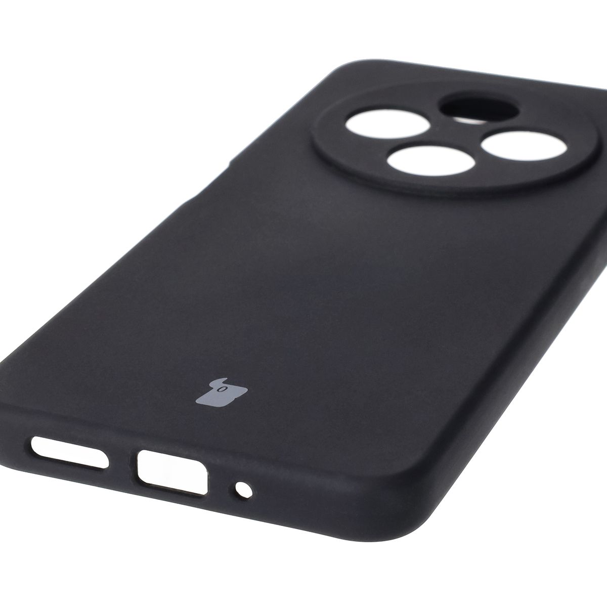 Zbliżenie na precyzyjne wycięcia i możliwość ładowania indukcyjnego w etui Bizon Soft Case