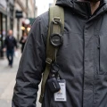 Antykradzieżowy uchwyt do telefonu z chowaną stalową linką Tech-Protect ATH03 UrbanLoop, (7/9)