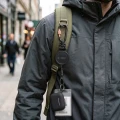 Antykradzieżowy uchwyt do telefonu z chowaną stalową linką Tech-Protect ATH04 UrbanLoop, (9/9)