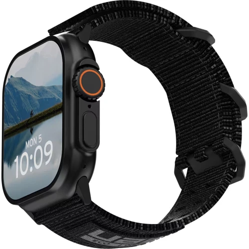 Pasek UAG Metropolis do Apple Watch 44/45/46/49 mm, czarny z czarną klamrą (1/7)