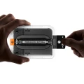 Szkło prywatyzujące do etui + Aplikator Spigen Glas.tR EZ Fit Pro Privacy 1-Pack (AC) do iPhone Duo (14/15)