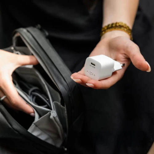 fixed-mini-usb-c-charger-gan-20w-white-02.jpg
