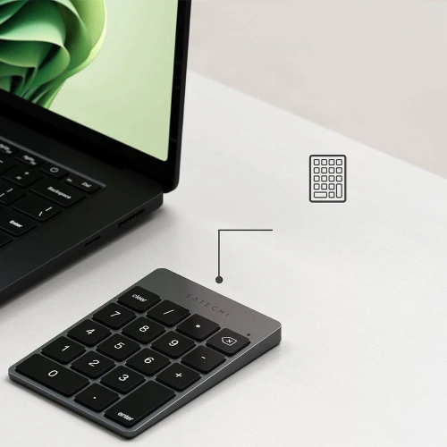 satechi-bluetooth-extended-keypad-black-10.jpg