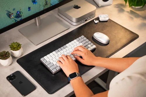 satechi-premium-desk-pad-mat-black-15.jpg