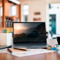 Magnetyczna folia prywatyzująca do MacBook Air 13.6" M5 / M4 / M3 / M2, Doodroo Privacy Removable Screen (3/6)