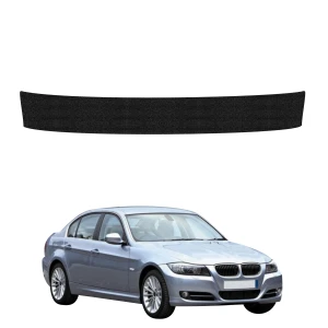 Czarna powłoka techniczna Grizz Protector na próg bagażnika BMW 3 E90 Sedan Pre-LCI (2004-2008)