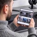 Etui Tech-Protect MagPeak do MagSafe do Galaxy Z Fold8 Ultra / Fold7, przezroczysto-białe (6/8)