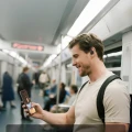 Słuchawki douszne bezprzewodowe z mikrofonem Belkin SoundForm ActiveFit IP54 z zaczepami, czarne (10/13)
