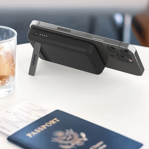 belkin-boost-power-bank-magsafe-qi-5k-7,5w-stand-black-05.jpg