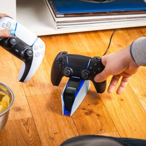 fixed-dual-charger=ps5-controller-black-white-07.jpg