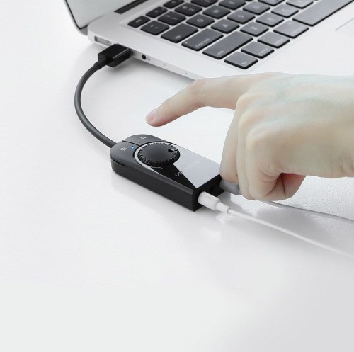 ugreen-zewnetrzna-karta-dzwiekowa-muzyczna-adapter-usb-3,5mm-mini-jack-z-regulacja-czarna-03.jpg