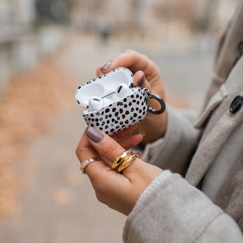 burga-almond-latte-airpods-pro-2-05.jpg