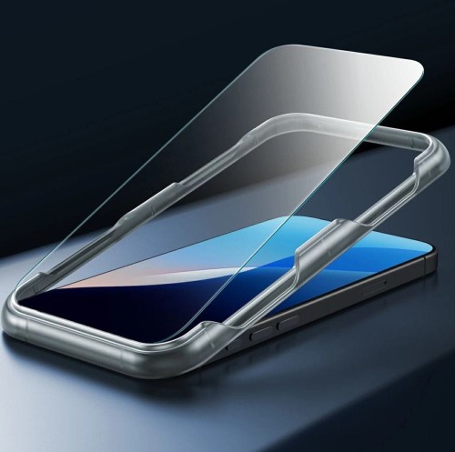 esr-classic-hybrid-halolock-magsafe-tempered-glass-iphone-16-clear-06.jpg