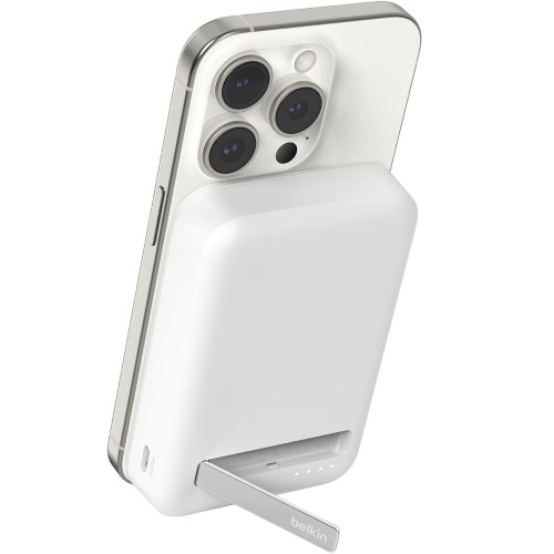 belkin-boost-power-bank-magsafe-qi2-10k-15w-stand-white-01.jpg