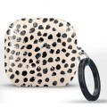 etui-burga-airpods-4-almond-latte-07.jpg