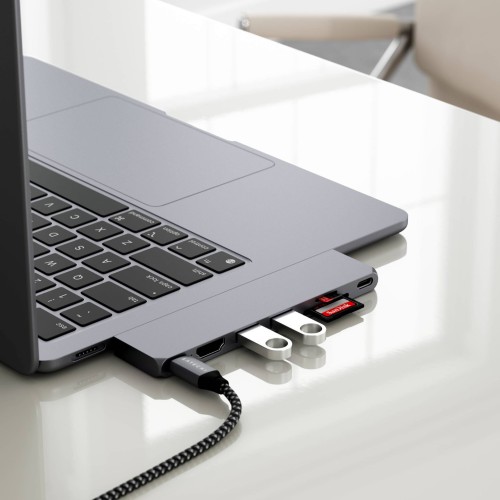 satechi-pro-hub-slim-adapter-for-macbook-space-gray-06.jpg