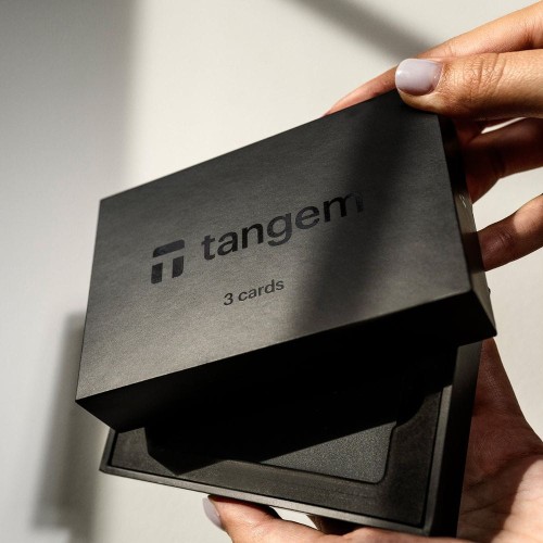 tangem-wallet-3-card-set-black-09.jpg
