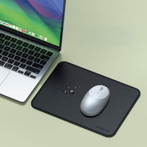 satechi-premium-mouse-pad-black-10.jpg