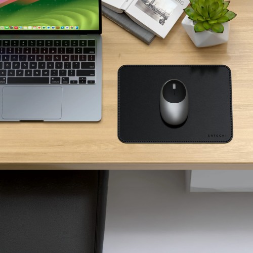 satechi-premium-mouse-pad-black-13.jpg