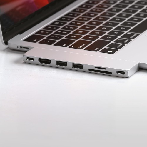 satechi-pro-hub-slim-usb-c-for-macbook-silver-10.jpg