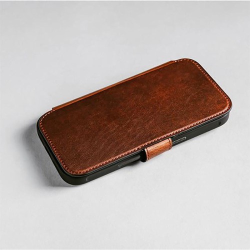 nomad-modern-leather-folio-iphone-17-pro-horween-olde-dublin-13.jpg