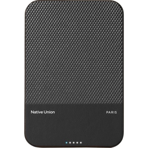 native-union-reclassic-powerbank-5000mah-black-01.jpg