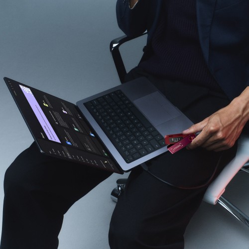 ledger-nano-s-plus-crimsonmagenta-08.jpg
