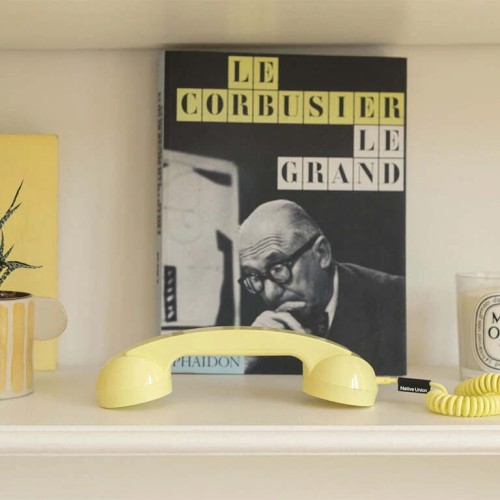 native-union-pop-phone-usb-c-lemon-06.jpg
