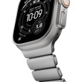 nomad-stratos-band-apple-watch-45-46-49-mm-natural-titanium-black-04.jpg