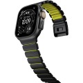 nomad-stratos-band-titan-apple-watch-49mm-fkm-volt-black-titanium-08.jpg