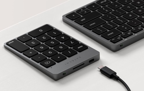 satechi-bluetooth-extended-keypad-black-12.jpg