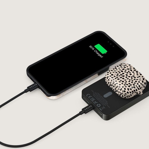 burga-magsafe-powerbank-gunmetal-almond-latte-04.jpg
