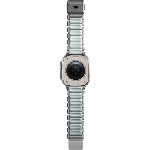 nomad-stratos-band-apple-watch-45-46-49-mm-natural-titanium-icy-blue-glow-09.jpg