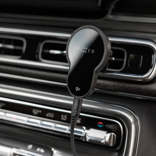 fixed-mag-click-2-15-w-qi2-uchwyt-z-funkcja-bezprzewodowego-ladowania-czarny-06.jpg
