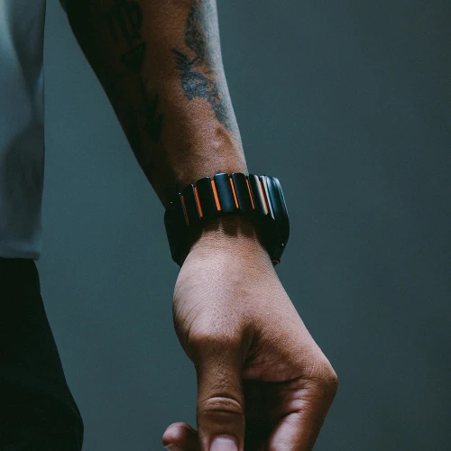 nomad-stratos-band-apple-watch-49mm-fkm-black-titanium-ultra-orange-13.jpg