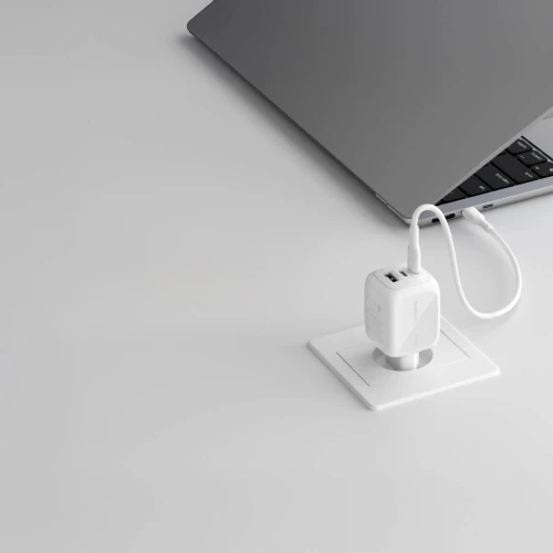 belkin-boost-pro-3port-gan-70w-pd31-us-uk-eu-white-08.jpg