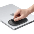 spigen-ld-220-mouse-sleeve-black-09.jpg