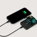 burga-magsafe-powerbank-gunmetal-emerlad-pool-04.jpg