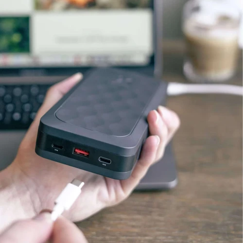 xtorm-powerbank-fuel-45000mah-67w-black-08.jpg