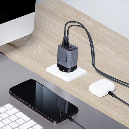 forcell-f-energy-gan3-vt-37-2x-usb-c-1x-usb-a-pd-qc-70w-gray-03a.jpg